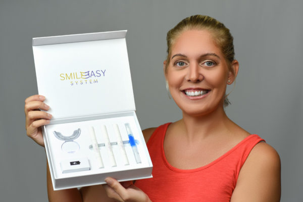 The Smile Easy System Teeth Whitening Kit